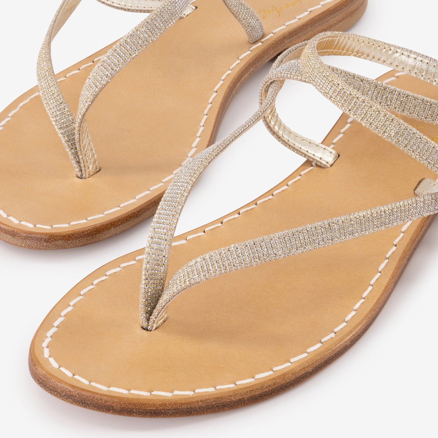 Amalafi Sandal "Dolce" | Color Gold | Italian Leather Sandal | Handmade in Italy | The breathable insole, made of real leather, ensures maximum comfort for your feet, while the hand-stitched Italian leather uppers of first choice provide strength and durability. The sparkling details on the upper sole add a touch of elegance and style to the sandal