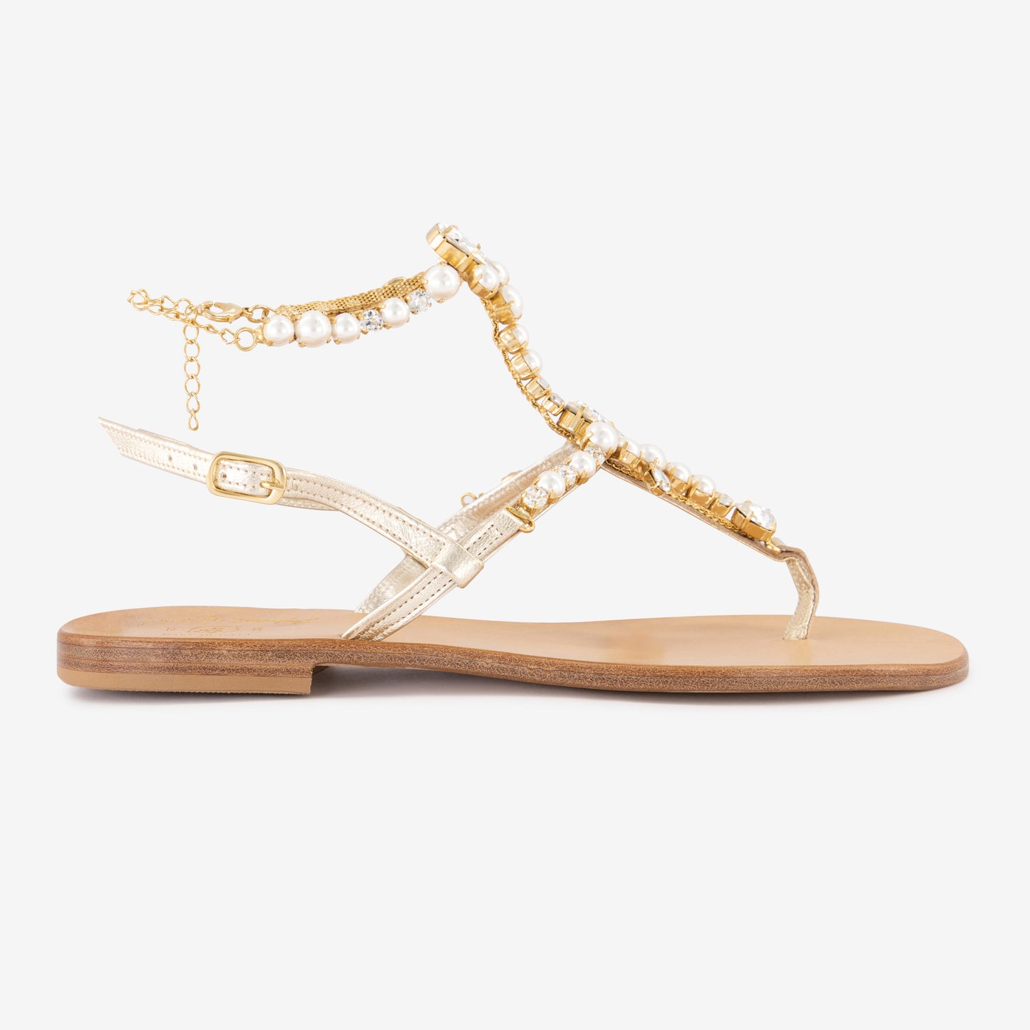 Amalafi Sandal "Perla" | Color White & Gold| Italian Leather Sandal | Handmade in Italy| The breathable insole, made of real leather, ensures maximum comfort for your feet, while the hand-stitched Italian leather uppers of first choice provide strength and durability. The pearls on the upper sole are carefully placed by expert craftsmen, adding a touch of elegance to the sandal.